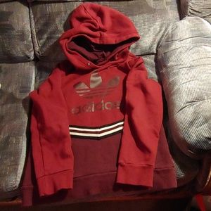 Adidas sweater hoodie marron color